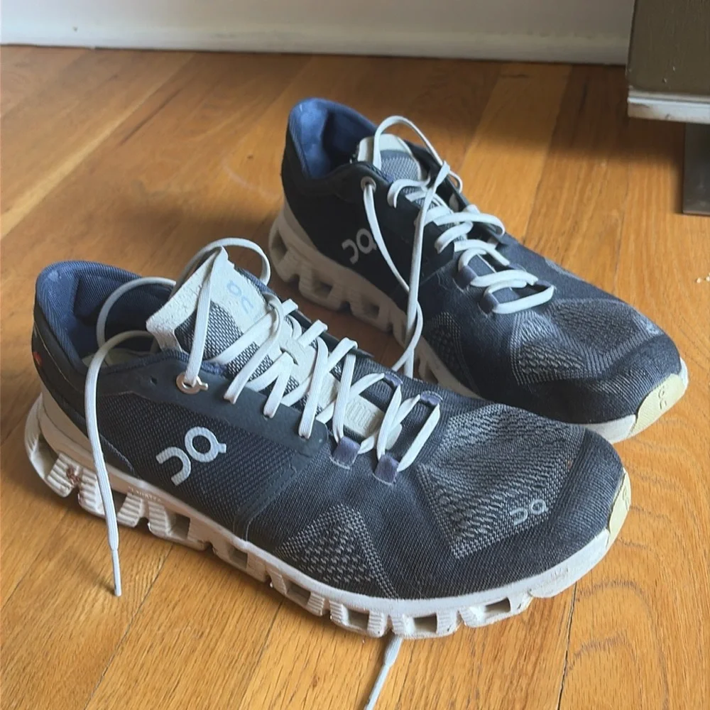On cloud cloud Tec shoes